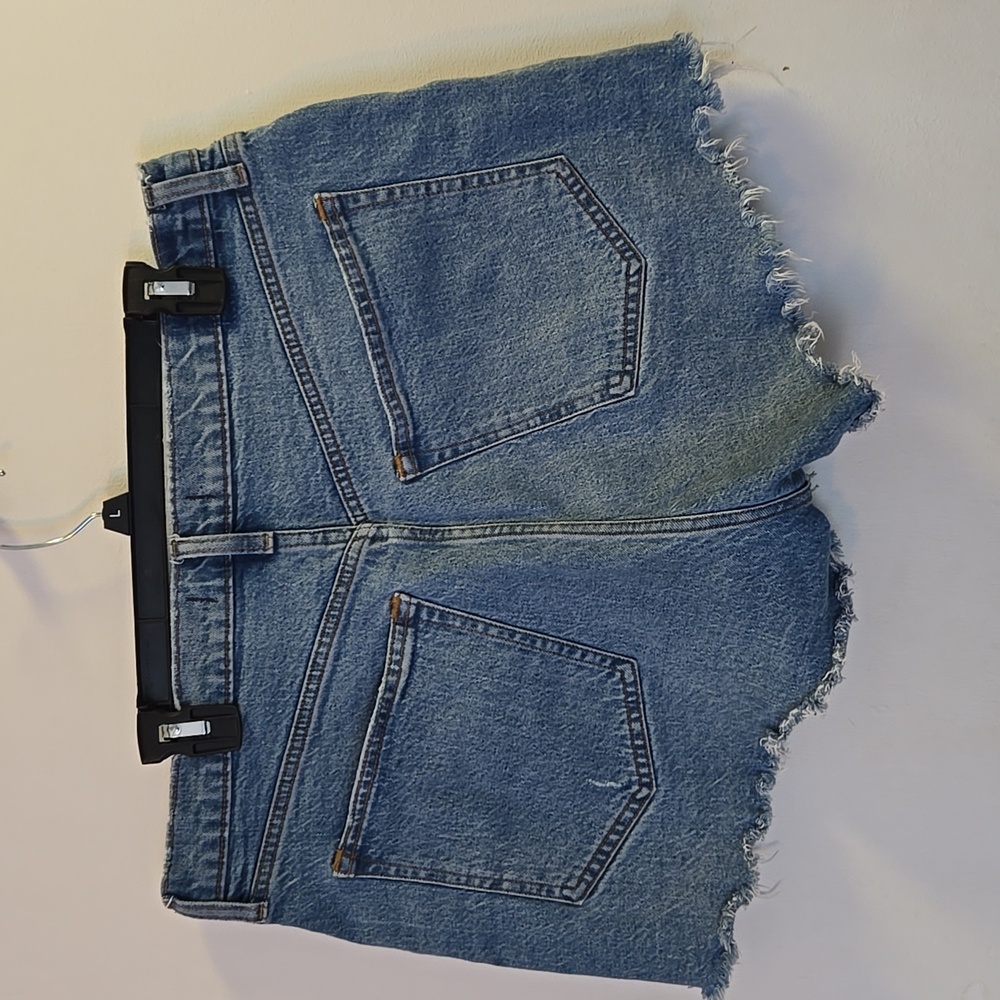 Abercrombie High Rise Mom Short - Picture 9 of 10